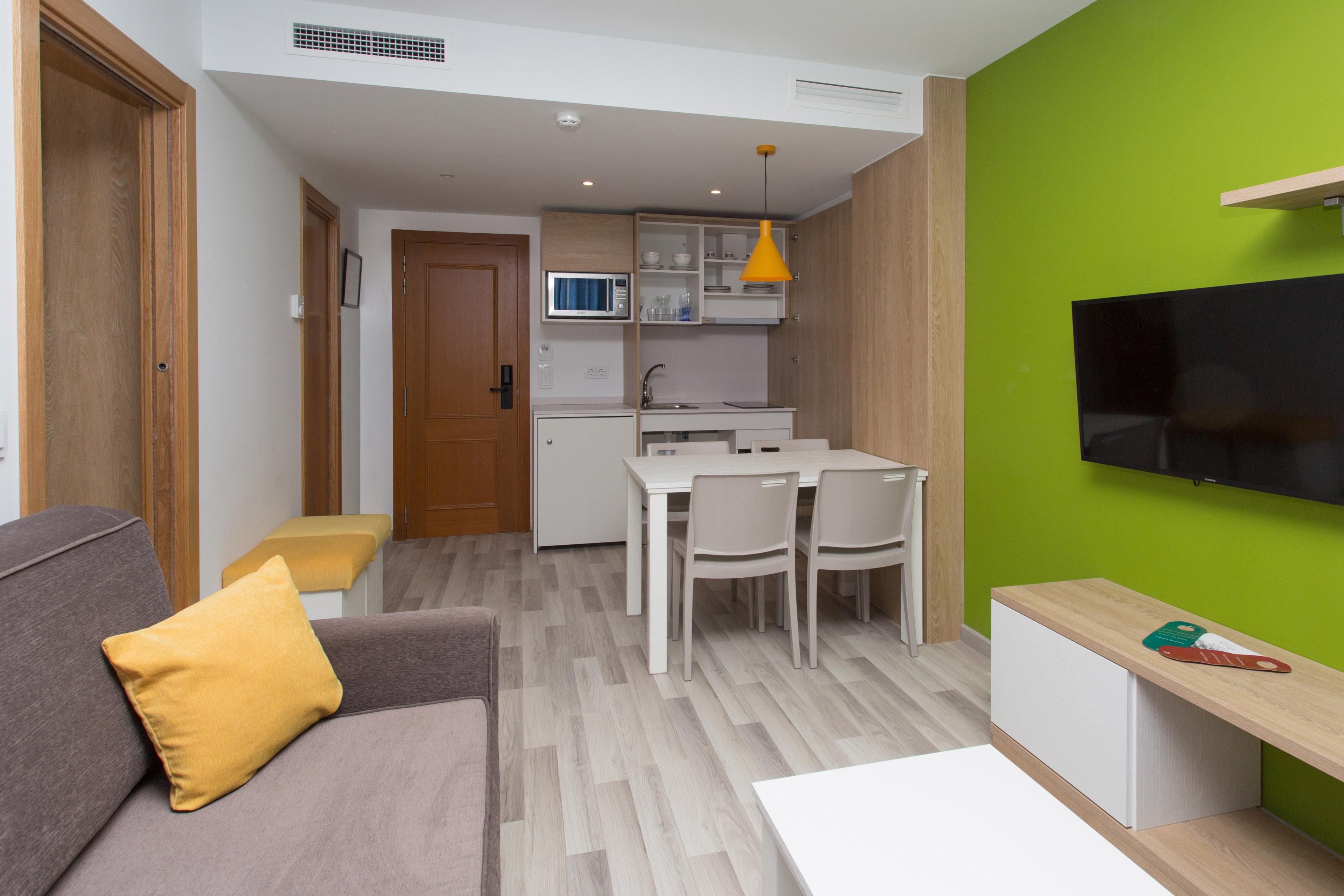 Acuasol Aparthotel 4*